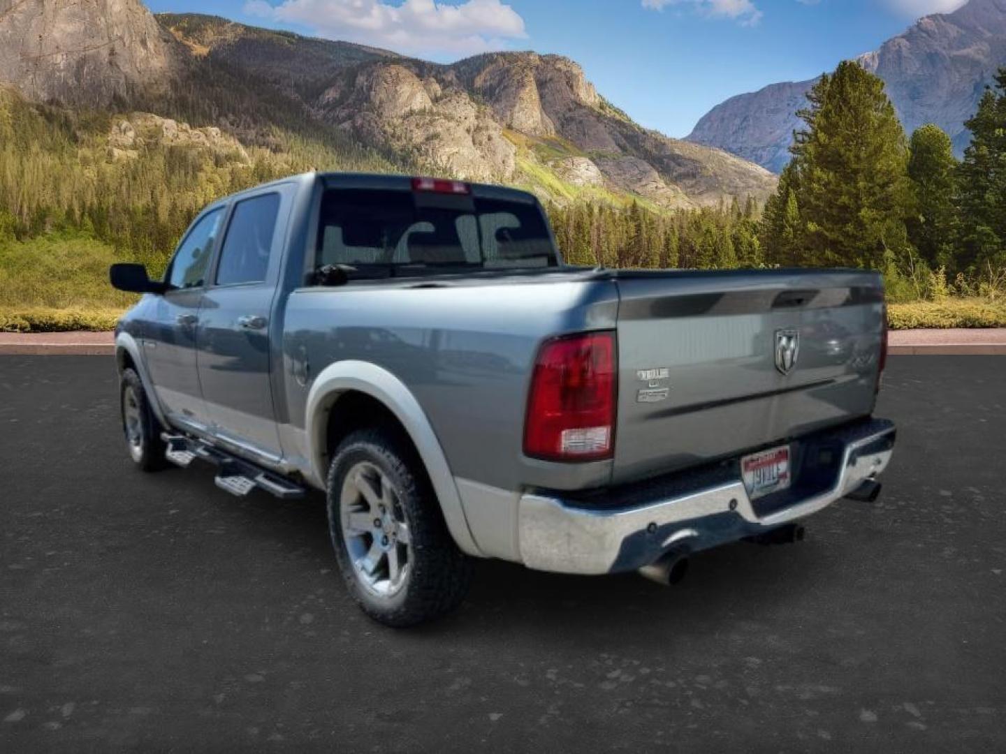 2009 GRAY /Dark Slate Dodge Ram 1500 (1D3HV13T79S) with an HEMI 57L V-8 variable valve control engine, Automatic transmission, located at 1175 N Woodruff Ave, Idaho Falls, ID, 83401, 43.506901, -111.999657 - At Timberline Auto, finding a great deal on your next vehicle is always easy! Our experienced sales staff goal is to help find you the right vehicle at the right price! Our knowledgeable finance department has options for almost any credit score. We offer extended service contract options to prot - Photo#2