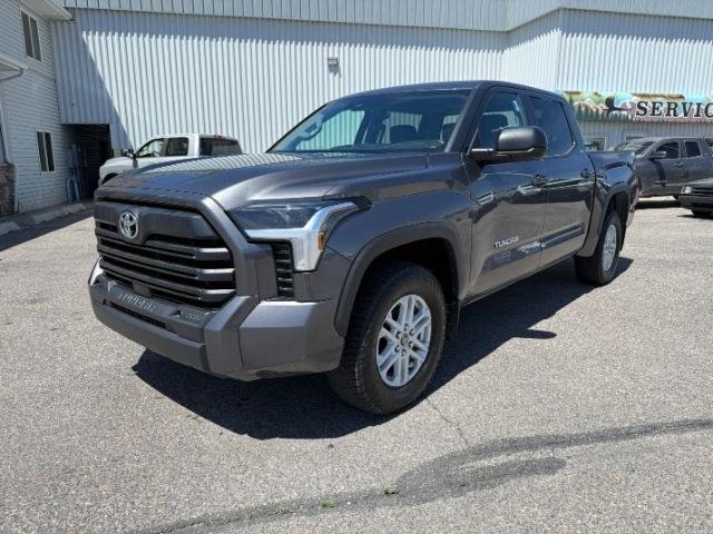 2022 GRAY /Black Toyota Tundra SR5 (5TFLA5DB5NX) with an I-FORCE 3.4L V-6 port/direct injection engine, AUTOMATIC transmission, located at 1235 N Woodruff Ave., Idaho Falls, 83401, (208) 523-1053, 43.507172, -112.000488 - At Timberline Auto, finding a great deal on your next vehicle is always easy! Our experienced sales staff goal is to help find you the right vehicle at the right price! Our knowledgeable finance department has options for almost any credit score. We offer extended service contract options to prot- Photo#28