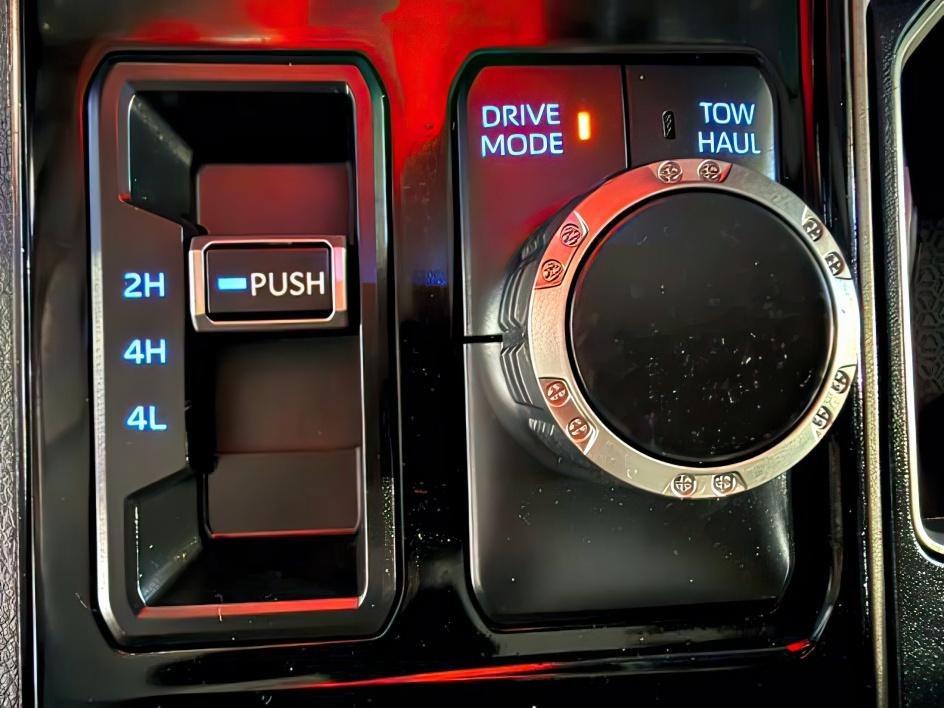 2022 GRAY /Black Toyota Tundra SR5 (5TFLA5DB5NX) with an I-FORCE 3.4L V-6 port/direct injection engine, AUTOMATIC transmission, located at 1235 N Woodruff Ave., Idaho Falls, 83401, (208) 523-1053, 43.507172, -112.000488 - At Timberline Auto, finding a great deal on your next vehicle is always easy! Our experienced sales staff goal is to help find you the right vehicle at the right price! Our knowledgeable finance department has options for almost any credit score. We offer extended service contract options to prot- Photo#18