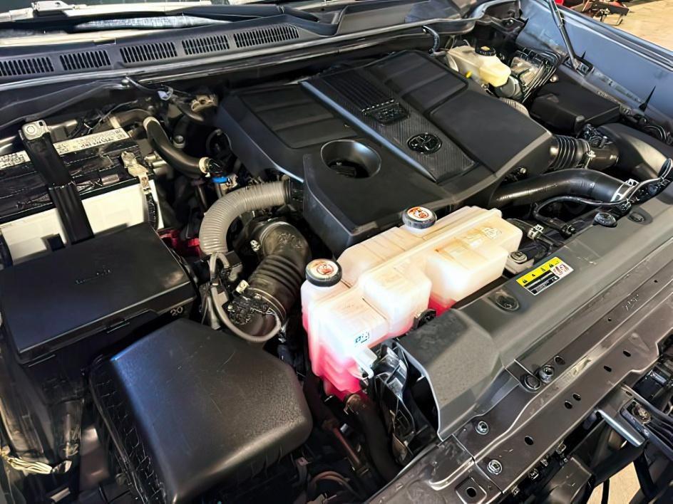 2022 GRAY /Black Toyota Tundra SR5 (5TFLA5DB5NX) with an I-FORCE 3.4L V-6 port/direct injection engine, AUTOMATIC transmission, located at 1235 N Woodruff Ave., Idaho Falls, 83401, (208) 523-1053, 43.507172, -112.000488 - At Timberline Auto, finding a great deal on your next vehicle is always easy! Our experienced sales staff goal is to help find you the right vehicle at the right price! Our knowledgeable finance department has options for almost any credit score. We offer extended service contract options to prot- Photo#27