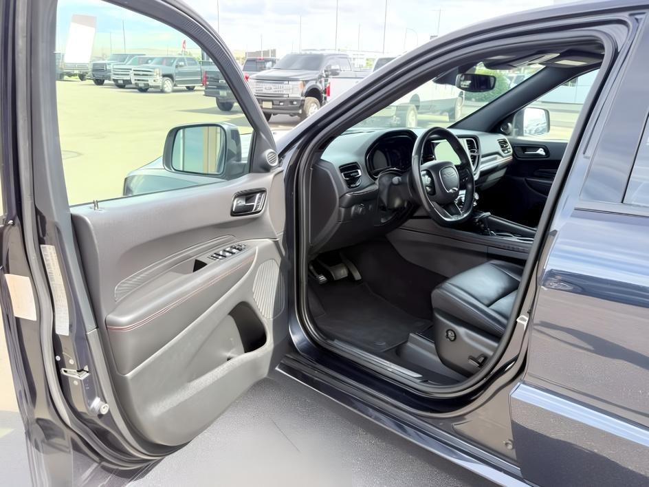 2025 BLUE /Black Dodge Durango (1C4SDJCT9SC) with an HEMI 57L V-8 variable valve control engine, Automatic transmission, located at 1175 N Woodruff Ave, Idaho Falls, ID, 83401, 43.506901, -111.999657 - At Timberline Auto, finding a great deal on your next vehicle is always easy! Our experienced sales staff goal is to help find you the right vehicle at the right price! Our knowledgeable finance department has options for almost any credit score. We offer extended service contract options to prot- Photo#14