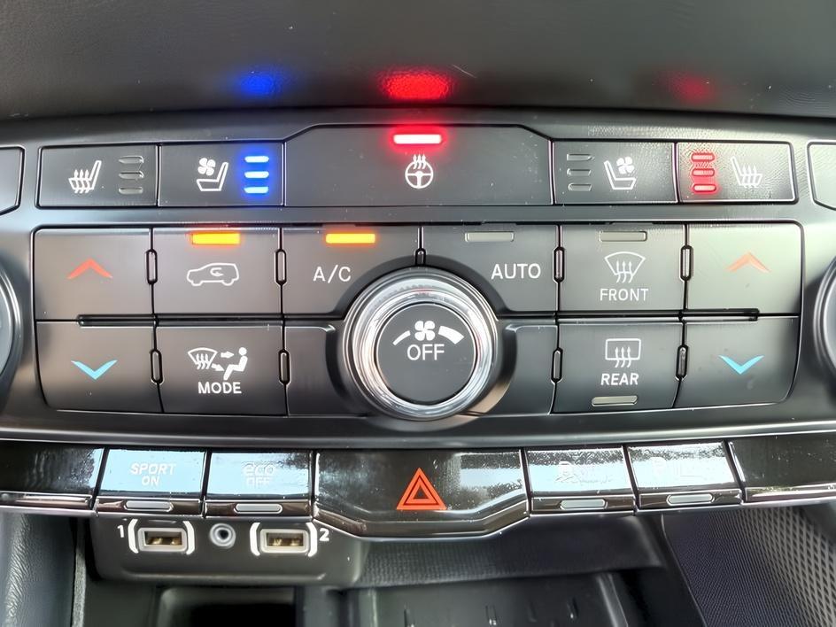 2025 BLUE /Black Dodge Durango (1C4SDJCT9SC) with an HEMI 57L V-8 variable valve control engine, Automatic transmission, located at 1175 N Woodruff Ave, Idaho Falls, ID, 83401, 43.506901, -111.999657 - At Timberline Auto, finding a great deal on your next vehicle is always easy! Our experienced sales staff goal is to help find you the right vehicle at the right price! Our knowledgeable finance department has options for almost any credit score. We offer extended service contract options to prot- Photo#20