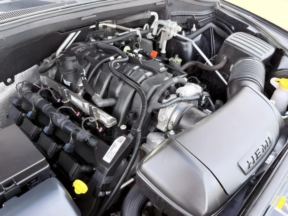 2025 BLUE /Black Dodge Durango (1C4SDJCT9SC) with an HEMI 57L V-8 variable valve control engine, Automatic transmission, located at 1175 N Woodruff Ave, Idaho Falls, ID, 83401, 43.506901, -111.999657 - At Timberline Auto, finding a great deal on your next vehicle is always easy! Our experienced sales staff goal is to help find you the right vehicle at the right price! Our knowledgeable finance department has options for almost any credit score. We offer extended service contract options to prot- Photo#31