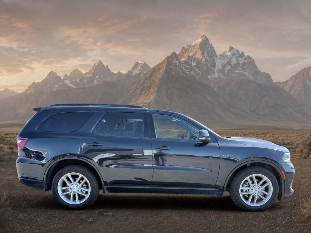 2025 MOPAR Dual Stripes- Bright Blue /Black Dodge Durango R/T (1C4SDJCT9SC) with an V8, 5.7L engine, 8-speed automatic transmission, located at 1175 N Woodruff Ave, Idaho Falls, ID, 83401, 43.506901, -111.999657 - <b>Vehicle Details</b><br>Experience the commanding presence and premium comfort of this pre-owned 2025 Dodge Durango R/T, now available in Idaho Falls, ID. With just 23,923 miles, this low-mileage SUV delivers the bold performance and versatile capability drivers want in a powerful family hauler or- Photo#5