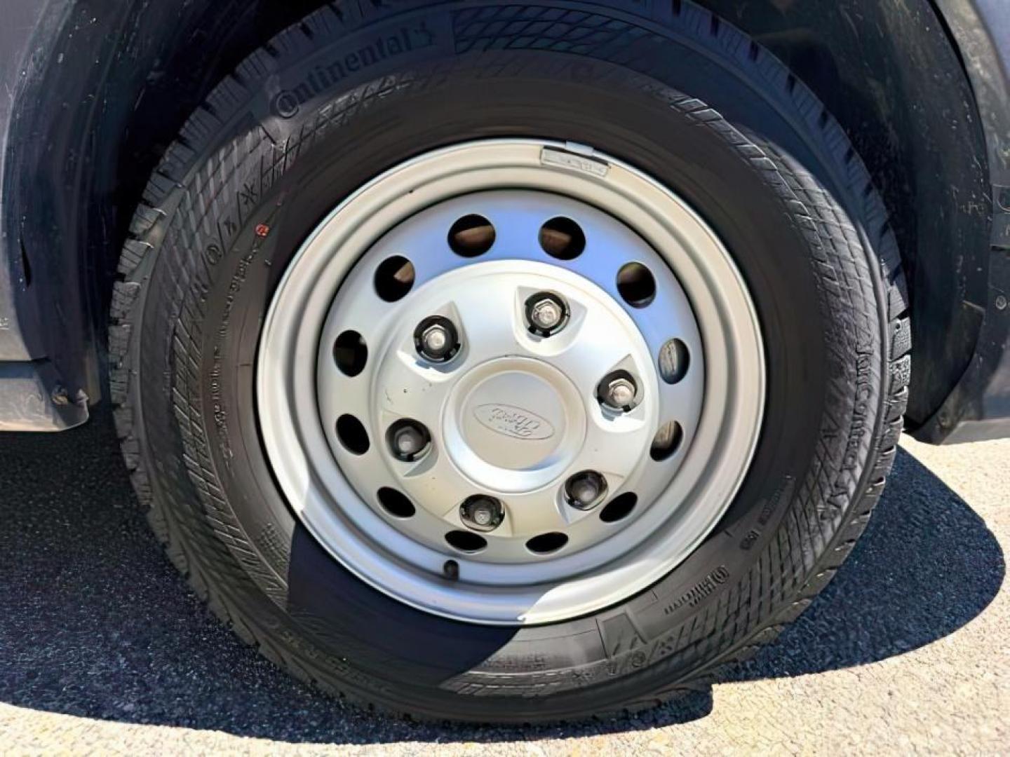 2025 WHITE /VINYL Ford Transit-250 Cargo Van (1FTBR2X85SK) with an 35L V6 engine, Automatic transmission, located at 1175 N Woodruff Ave, Idaho Falls, ID, 83401, 43.506901, -111.999657 - At Timberline Auto, finding a great deal on your next vehicle is always easy! Our experienced sales staff goal is to help find you the right vehicle at the right price! Our knowledgeable finance department has options for almost any credit score. We offer extended service contract options to prot- Photo#10