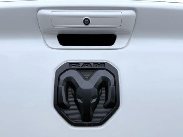 2019 WHITE /Black Ram 1500 (1C6SRFTT9KN) with an HEMI 57L V-8 variable valve control engine, Automatic transmission, located at 1175 N Woodruff Ave, Idaho Falls, ID, 83401, 43.506901, -111.999657 - At Timberline Auto, finding a great deal on your next vehicle is always easy! Our experienced sales staff goal is to help find you the right vehicle at the right price! Our knowledgeable finance department has options for almost any credit score. We offer extended service contract options to prot- Photo#33