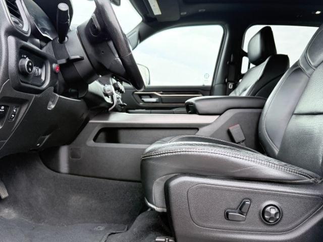 2019 WHITE /Black Ram 1500 (1C6SRFTT9KN) with an HEMI 57L V-8 variable valve control engine, Automatic transmission, located at 1175 N Woodruff Ave, Idaho Falls, ID, 83401, 43.506901, -111.999657 - At Timberline Auto, finding a great deal on your next vehicle is always easy! Our experienced sales staff goal is to help find you the right vehicle at the right price! Our knowledgeable finance department has options for almost any credit score. We offer extended service contract options to prot- Photo#41