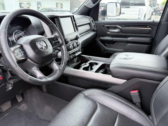 2019 WHITE /Black Ram 1500 (1C6SRFTT9KN) with an HEMI 57L V-8 variable valve control engine, Automatic transmission, located at 1175 N Woodruff Ave, Idaho Falls, ID, 83401, 43.506901, -111.999657 - At Timberline Auto, finding a great deal on your next vehicle is always easy! Our experienced sales staff goal is to help find you the right vehicle at the right price! Our knowledgeable finance department has options for almost any credit score. We offer extended service contract options to prot- Photo#42