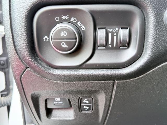 2019 WHITE /Black Ram 1500 (1C6SRFTT9KN) with an HEMI 57L V-8 variable valve control engine, Automatic transmission, located at 1175 N Woodruff Ave, Idaho Falls, ID, 83401, 43.506901, -111.999657 - At Timberline Auto, finding a great deal on your next vehicle is always easy! Our experienced sales staff goal is to help find you the right vehicle at the right price! Our knowledgeable finance department has options for almost any credit score. We offer extended service contract options to prot- Photo#51