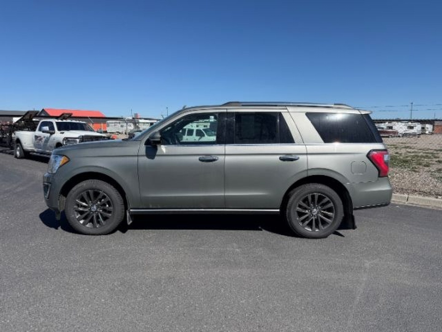 2019 GREEN /Ebony Ford Expedition (1FMJU2AT9KE) with an EcoBoost 35L V-6 gasoline direct injection engine, Automatic transmission, located at 1175 N Woodruff Ave, Idaho Falls, ID, 83401, 43.506901, -111.999657 - Photo#0