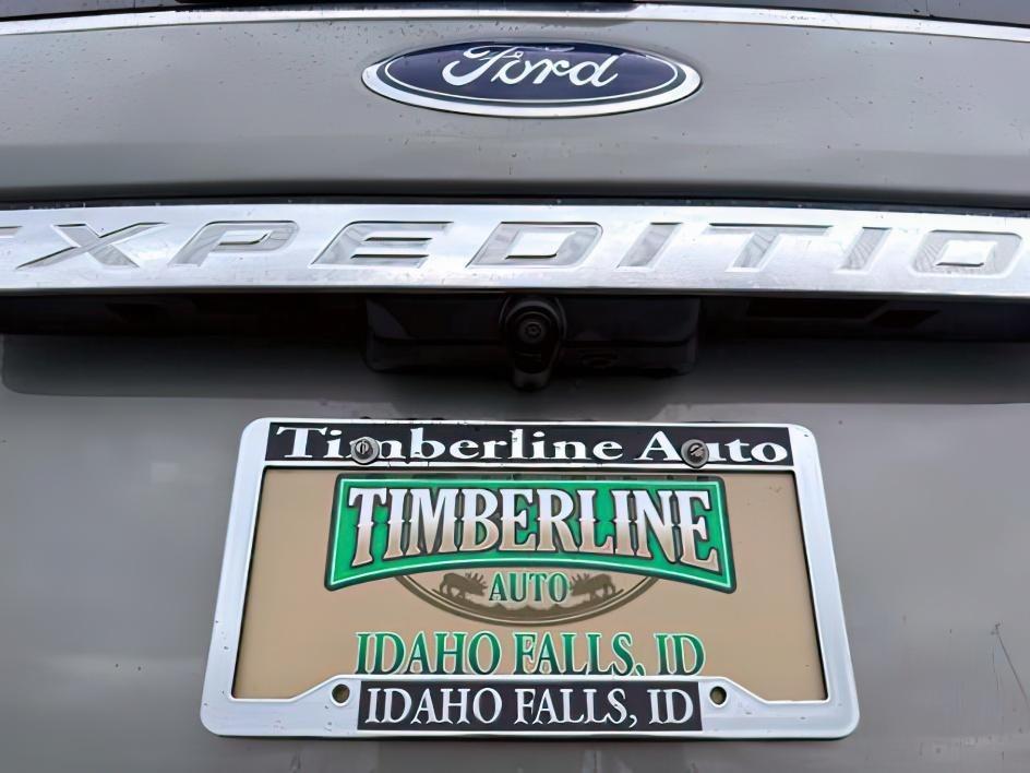 2019 GREEN /Ebony Ford Expedition Limited (1FMJU2AT9KE) with an EcoBoost 3.5L V-6 gasoline direct injection engine, AUTOMATIC transmission, located at 1235 N Woodruff Ave., Idaho Falls, 83401, (208) 523-1053, 43.507172, -112.000488 - At Timberline Auto, finding a great deal on your next vehicle is always easy! Our experienced sales staff goal is to help find you the right vehicle at the right price! Our knowledgeable finance department has options for almost any credit score. We offer extended service contract options to prot- Photo#4