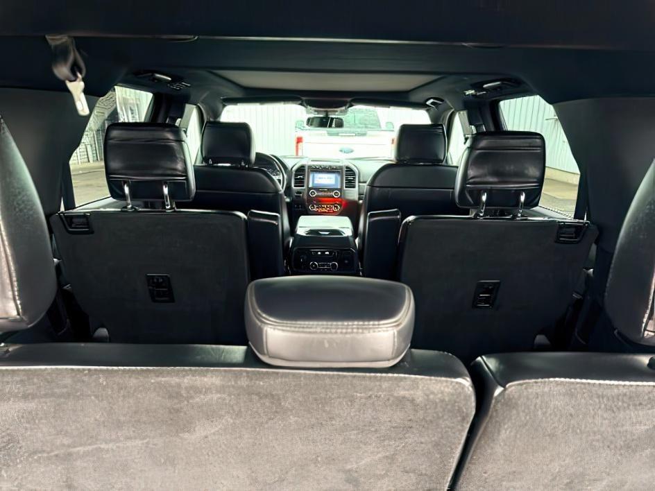 2019 GREEN /Ebony Ford Expedition Limited (1FMJU2AT9KE) with an EcoBoost 3.5L V-6 gasoline direct injection engine, AUTOMATIC transmission, located at 1235 N Woodruff Ave., Idaho Falls, 83401, (208) 523-1053, 43.507172, -112.000488 - At Timberline Auto, finding a great deal on your next vehicle is always easy! Our experienced sales staff goal is to help find you the right vehicle at the right price! Our knowledgeable finance department has options for almost any credit score. We offer extended service contract options to prot- Photo#7