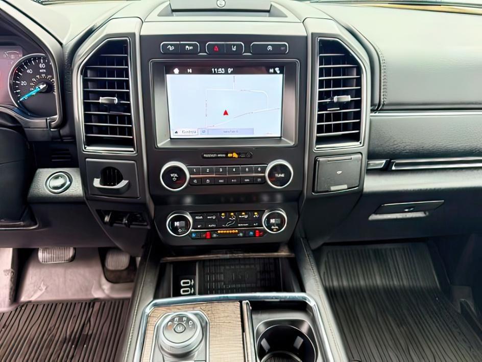2019 GREEN /Ebony Ford Expedition Limited (1FMJU2AT9KE) with an EcoBoost 3.5L V-6 gasoline direct injection engine, AUTOMATIC transmission, located at 1235 N Woodruff Ave., Idaho Falls, 83401, (208) 523-1053, 43.507172, -112.000488 - At Timberline Auto, finding a great deal on your next vehicle is always easy! Our experienced sales staff goal is to help find you the right vehicle at the right price! Our knowledgeable finance department has options for almost any credit score. We offer extended service contract options to prot- Photo#19