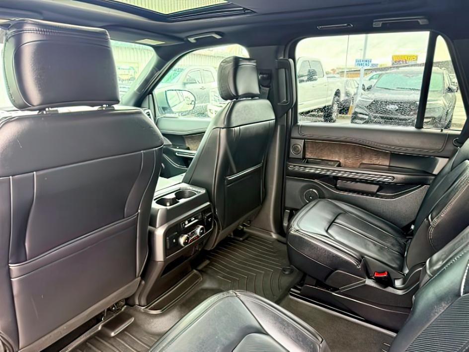 2019 GREEN /Ebony Ford Expedition Limited (1FMJU2AT9KE) with an EcoBoost 3.5L V-6 gasoline direct injection engine, AUTOMATIC transmission, located at 1235 N Woodruff Ave., Idaho Falls, 83401, (208) 523-1053, 43.507172, -112.000488 - At Timberline Auto, finding a great deal on your next vehicle is always easy! Our experienced sales staff goal is to help find you the right vehicle at the right price! Our knowledgeable finance department has options for almost any credit score. We offer extended service contract options to prot- Photo#30