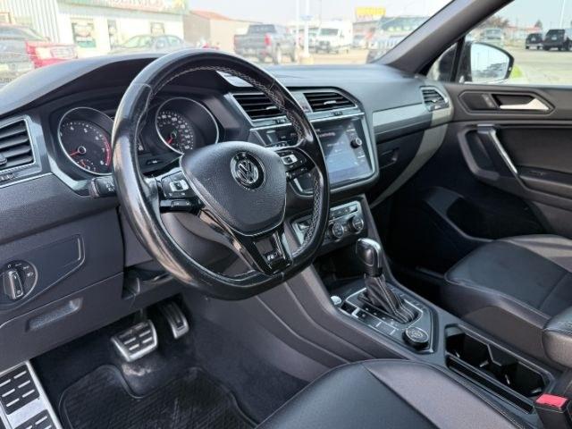 2021 BLACK /LEATHER Volkswagen Tiguan SE R-LINE (3VV2B7AX8MM) with an 2.0 TURBO engine, AUTOMATIC transmission, located at 1235 N Woodruff Ave., Idaho Falls, 83401, (208) 523-1053, 43.507172, -112.000488- Photo#43