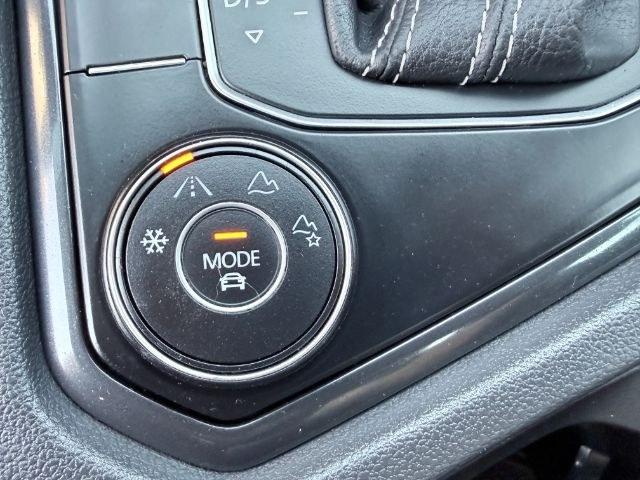 2021 BLACK /LEATHER Volkswagen Tiguan SE R-LINE (3VV2B7AX8MM) with an 2.0 TURBO engine, AUTOMATIC transmission, located at 1235 N Woodruff Ave., Idaho Falls, 83401, (208) 523-1053, 43.507172, -112.000488- Photo#48