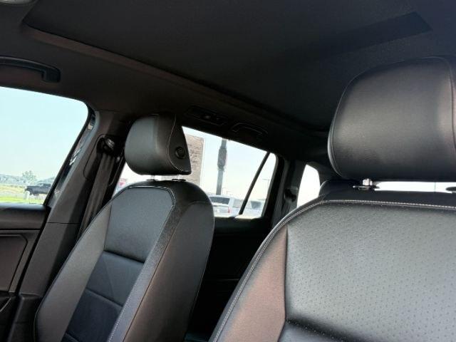 2021 BLACK /LEATHER Volkswagen Tiguan SE R-LINE (3VV2B7AX8MM) with an 2.0 TURBO engine, AUTOMATIC transmission, located at 1235 N Woodruff Ave., Idaho Falls, 83401, (208) 523-1053, 43.507172, -112.000488- Photo#52