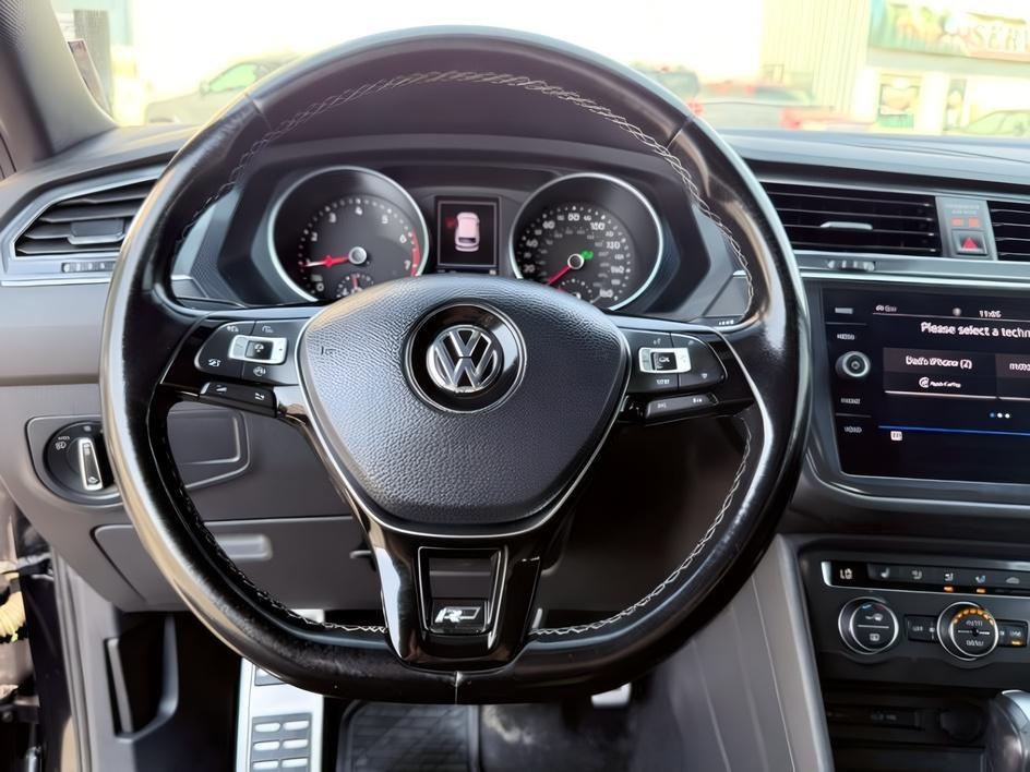 2021 BLACK /LEATHER Volkswagen Tiguan SE R-LINE (3VV2B7AX8MM) with an 2.0 TURBO engine, AUTOMATIC transmission, located at 1235 N Woodruff Ave., Idaho Falls, 83401, (208) 523-1053, 43.507172, -112.000488- Photo#15