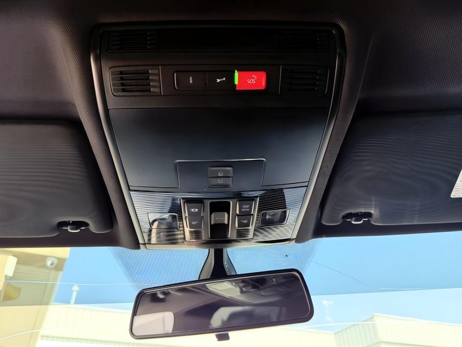 2021 BLACK /LEATHER Volkswagen Tiguan SE R-LINE (3VV2B7AX8MM) with an 2.0 TURBO engine, AUTOMATIC transmission, located at 1235 N Woodruff Ave., Idaho Falls, 83401, (208) 523-1053, 43.507172, -112.000488- Photo#20