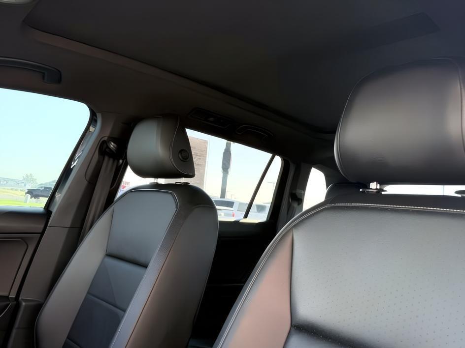2021 BLACK /LEATHER Volkswagen Tiguan SE R-LINE (3VV2B7AX8MM) with an 2.0 TURBO engine, AUTOMATIC transmission, located at 1235 N Woodruff Ave., Idaho Falls, 83401, (208) 523-1053, 43.507172, -112.000488- Photo#23