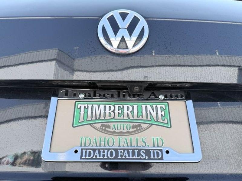 2021 Deep Black Pearl /Titan Black Volkswagen Tiguan SE R-Line Black (3VV2B7AX8MM) with an 4 Cyl, 2.0L engine, 8-speed automatic transmission, located at 1175 N Woodruff Ave, Idaho Falls, ID, 83401, 43.506901, -111.999657- Photo#4
