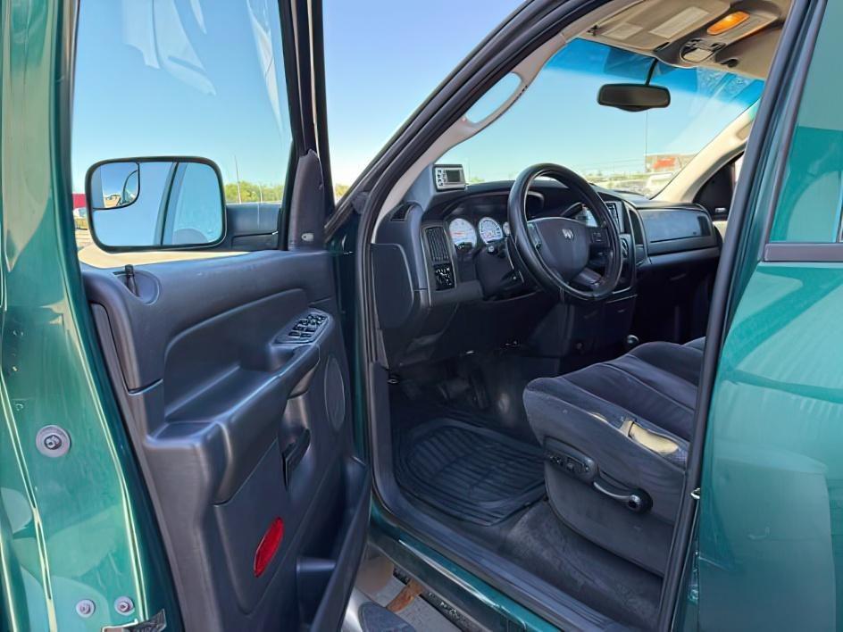 2004 GREEN /Dark Slate Gray Dodge Ram 2500 SLT (3D7KU28C14G) with an Cummins 5.9L I-6 diesel direct injection engine, AUTOMATIC transmission, located at 1235 N Woodruff Ave., Idaho Falls, 83401, (208) 523-1053, 43.507172, -112.000488 - At Timberline Auto, finding a great deal on your next vehicle is always easy! Our experienced sales staff goal is to help find you the right vehicle at the right price! Our knowledgeable finance department has options for almost any credit score. We offer extended service contract options to prot- Photo#9