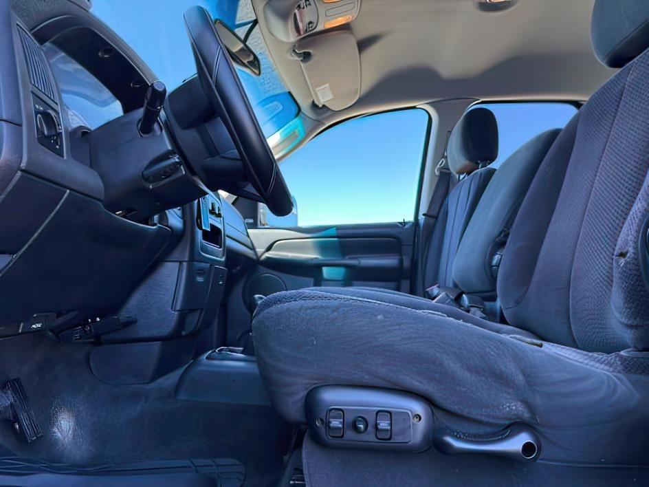 2004 GREEN /Dark Slate Gray Dodge Ram 2500 SLT (3D7KU28C14G) with an Cummins 5.9L I-6 diesel direct injection engine, AUTOMATIC transmission, located at 1235 N Woodruff Ave., Idaho Falls, 83401, (208) 523-1053, 43.507172, -112.000488 - At Timberline Auto, finding a great deal on your next vehicle is always easy! Our experienced sales staff goal is to help find you the right vehicle at the right price! Our knowledgeable finance department has options for almost any credit score. We offer extended service contract options to prot- Photo#10
