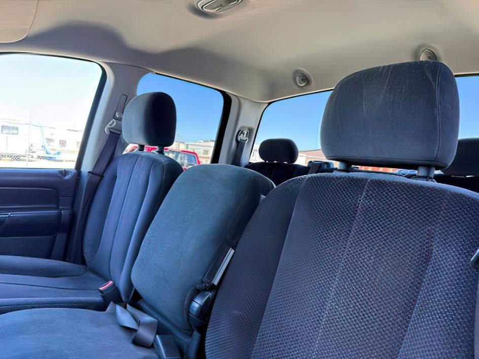2004 GREEN /Dark Slate Gray Dodge Ram 2500 SLT (3D7KU28C14G) with an Cummins 5.9L I-6 diesel direct injection engine, AUTOMATIC transmission, located at 1235 N Woodruff Ave., Idaho Falls, 83401, (208) 523-1053, 43.507172, -112.000488 - At Timberline Auto, finding a great deal on your next vehicle is always easy! Our experienced sales staff goal is to help find you the right vehicle at the right price! Our knowledgeable finance department has options for almost any credit score. We offer extended service contract options to prot- Photo#18