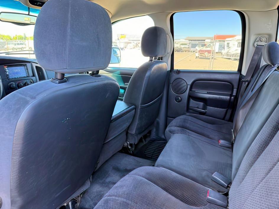 2004 GREEN /Dark Slate Gray Dodge Ram 2500 SLT (3D7KU28C14G) with an Cummins 5.9L I-6 diesel direct injection engine, AUTOMATIC transmission, located at 1235 N Woodruff Ave., Idaho Falls, 83401, (208) 523-1053, 43.507172, -112.000488 - At Timberline Auto, finding a great deal on your next vehicle is always easy! Our experienced sales staff goal is to help find you the right vehicle at the right price! Our knowledgeable finance department has options for almost any credit score. We offer extended service contract options to prot- Photo#21