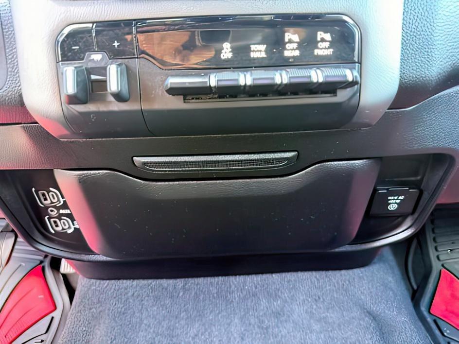 2019 RED /CLOTH Ram 1500 BIGHORN (1C6SRFFT9KN) with an 5.7L V8 eTORQUE engine, AUTOMATIC transmission, located at 1235 N Woodruff Ave., Idaho Falls, 83401, (208) 523-1053, 43.507172, -112.000488 - At Timberline Auto, finding a great deal on your next vehicle is always easy! Our experienced sales staff goal is to help find you the right vehicle at the right price! Our knowledgeable finance department has options for almost any credit score. We offer extended service contract options to prot- Photo#19