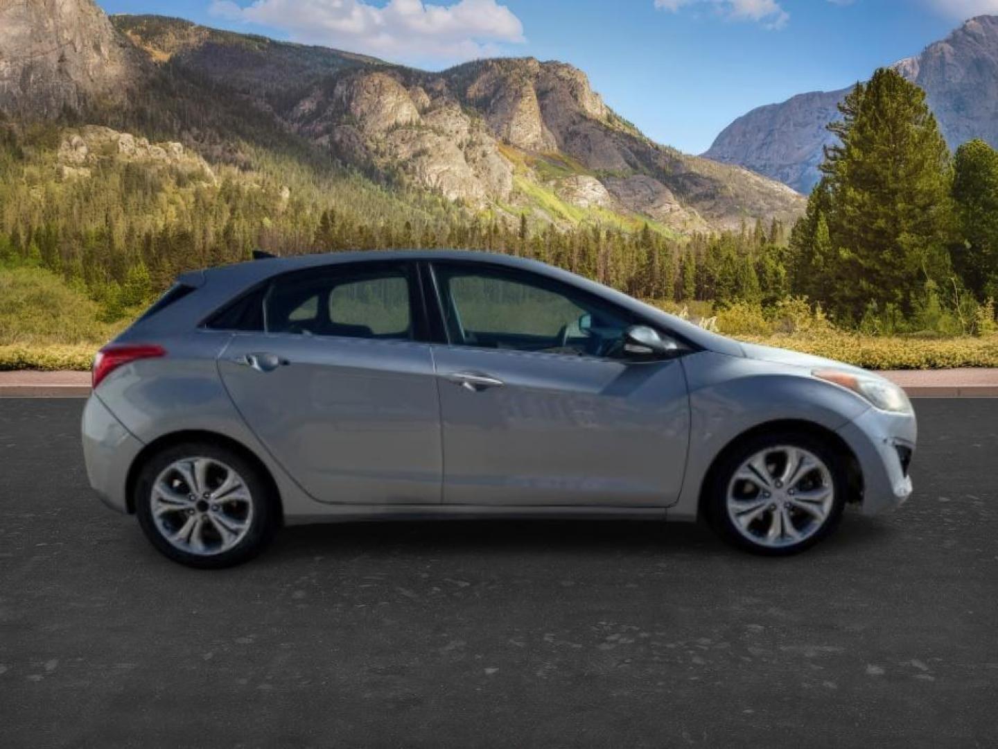 2013 SILVER /CLOTH Hyundai Elantra GT (KMHD35LE6DU) with an 18L I-4 DOHC engine, Manual transmission, located at 1175 N Woodruff Ave, Idaho Falls, ID, 83401, 43.506901, -111.999657- Photo#5