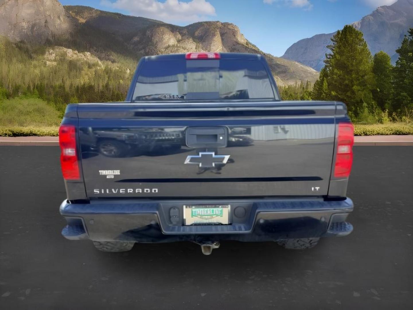 2018 Black /Jet Black Chevrolet Silverado 1500 (3GCUKREC5JG) with an 53L V8 VORTEC engine, Automatic transmission, located at 1175 N Woodruff Ave, Idaho Falls, ID, 83401, 43.506901, -111.999657 - At Timberline Auto, finding a great deal on your next vehicle is always easy! Our experienced sales staff goal is to help find you the right vehicle at the right price! Our knowledgeable finance department has options for almost any credit score. We offer extended service contract options to prot- Photo#3