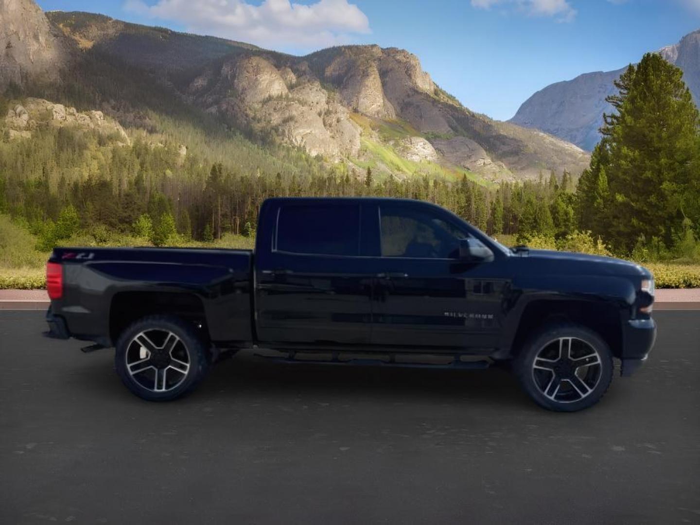 2018 Black /Jet Black Chevrolet Silverado 1500 (3GCUKREC5JG) with an 53L V8 VORTEC engine, Automatic transmission, located at 1175 N Woodruff Ave, Idaho Falls, ID, 83401, 43.506901, -111.999657 - At Timberline Auto, finding a great deal on your next vehicle is always easy! Our experienced sales staff goal is to help find you the right vehicle at the right price! Our knowledgeable finance department has options for almost any credit score. We offer extended service contract options to prot- Photo#7