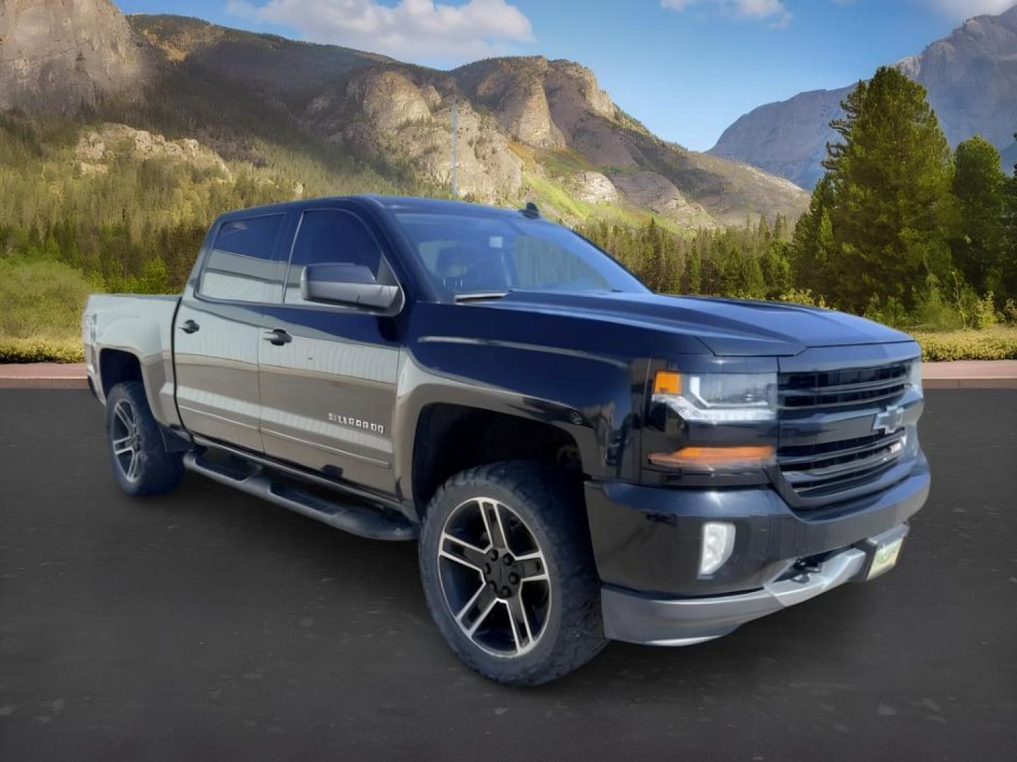 2018 Black /Jet Black Chevrolet Silverado 1500 (3GCUKREC5JG) with an 53L V8 VORTEC engine, Automatic transmission, located at 1175 N Woodruff Ave, Idaho Falls, ID, 83401, 43.506901, -111.999657 - At Timberline Auto, finding a great deal on your next vehicle is always easy! Our experienced sales staff goal is to help find you the right vehicle at the right price! Our knowledgeable finance department has options for almost any credit score. We offer extended service contract options to prot- Photo#8