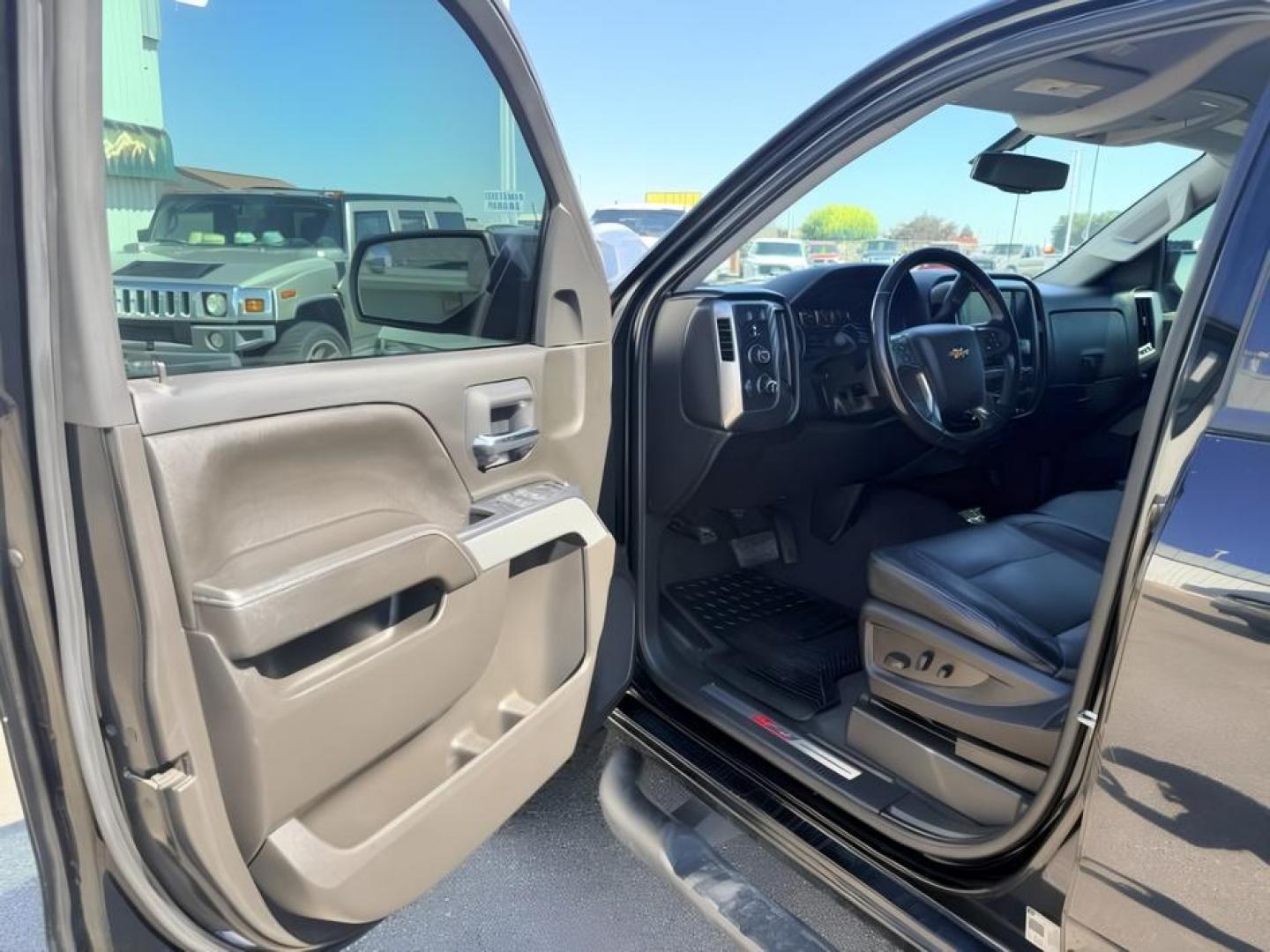 2018 Black /Jet Black Chevrolet Silverado 1500 (3GCUKREC5JG) with an 53L V8 VORTEC engine, Automatic transmission, located at 1175 N Woodruff Ave, Idaho Falls, ID, 83401, 43.506901, -111.999657 - At Timberline Auto, finding a great deal on your next vehicle is always easy! Our experienced sales staff goal is to help find you the right vehicle at the right price! Our knowledgeable finance department has options for almost any credit score. We offer extended service contract options to prot- Photo#12