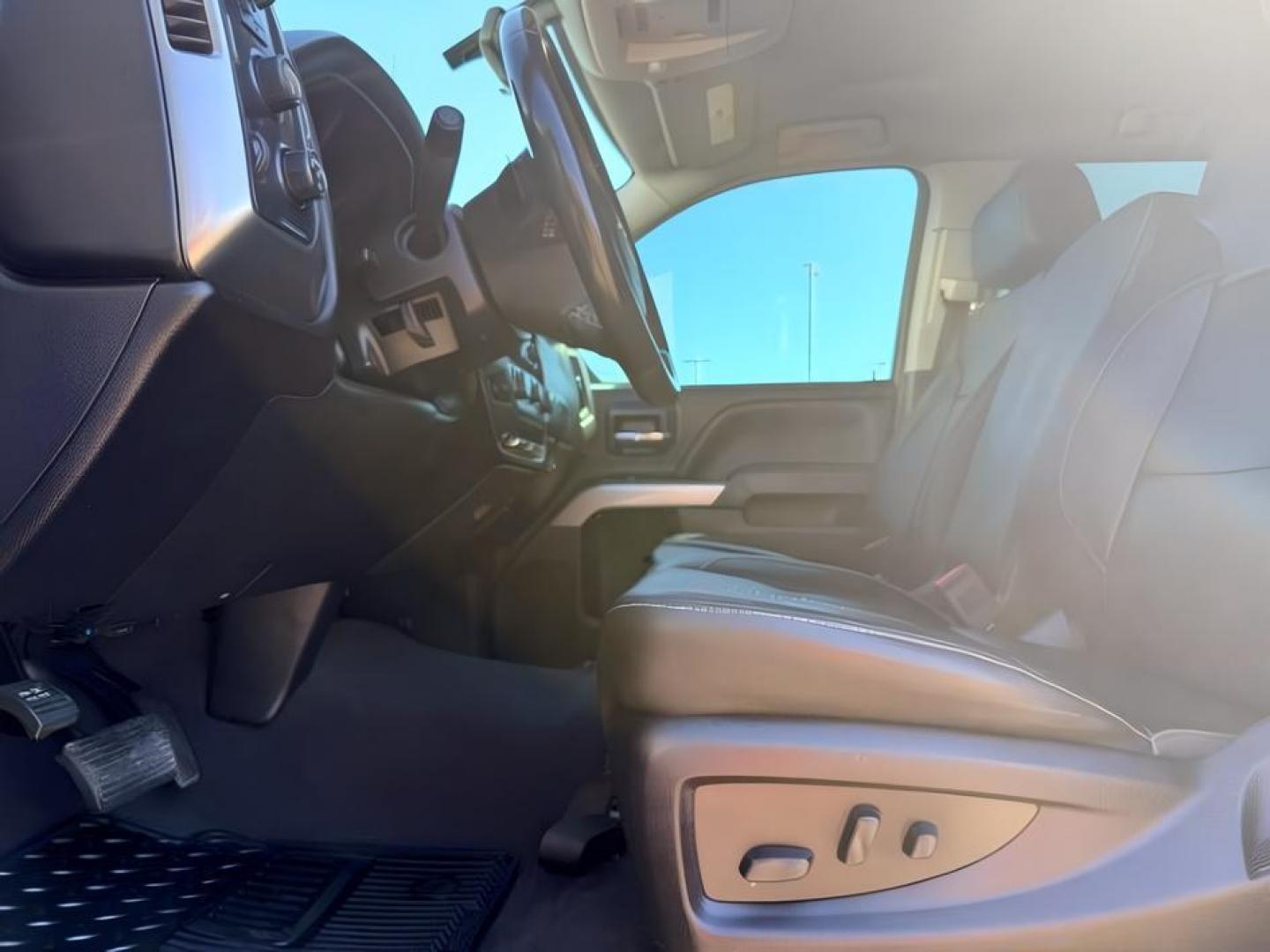 2018 Black /Jet Black Chevrolet Silverado 1500 (3GCUKREC5JG) with an 53L V8 VORTEC engine, Automatic transmission, located at 1175 N Woodruff Ave, Idaho Falls, ID, 83401, 43.506901, -111.999657 - At Timberline Auto, finding a great deal on your next vehicle is always easy! Our experienced sales staff goal is to help find you the right vehicle at the right price! Our knowledgeable finance department has options for almost any credit score. We offer extended service contract options to prot- Photo#13