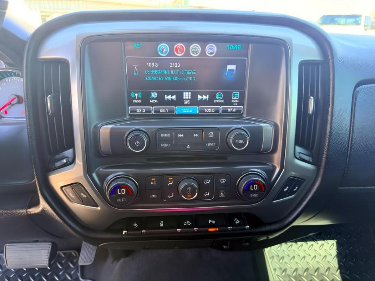 2018 Black /Jet Black Chevrolet Silverado 1500 (3GCUKREC5JG) with an 53L V8 VORTEC engine, Automatic transmission, located at 1175 N Woodruff Ave, Idaho Falls, ID, 83401, 43.506901, -111.999657 - At Timberline Auto, finding a great deal on your next vehicle is always easy! Our experienced sales staff goal is to help find you the right vehicle at the right price! Our knowledgeable finance department has options for almost any credit score. We offer extended service contract options to prot- Photo#16