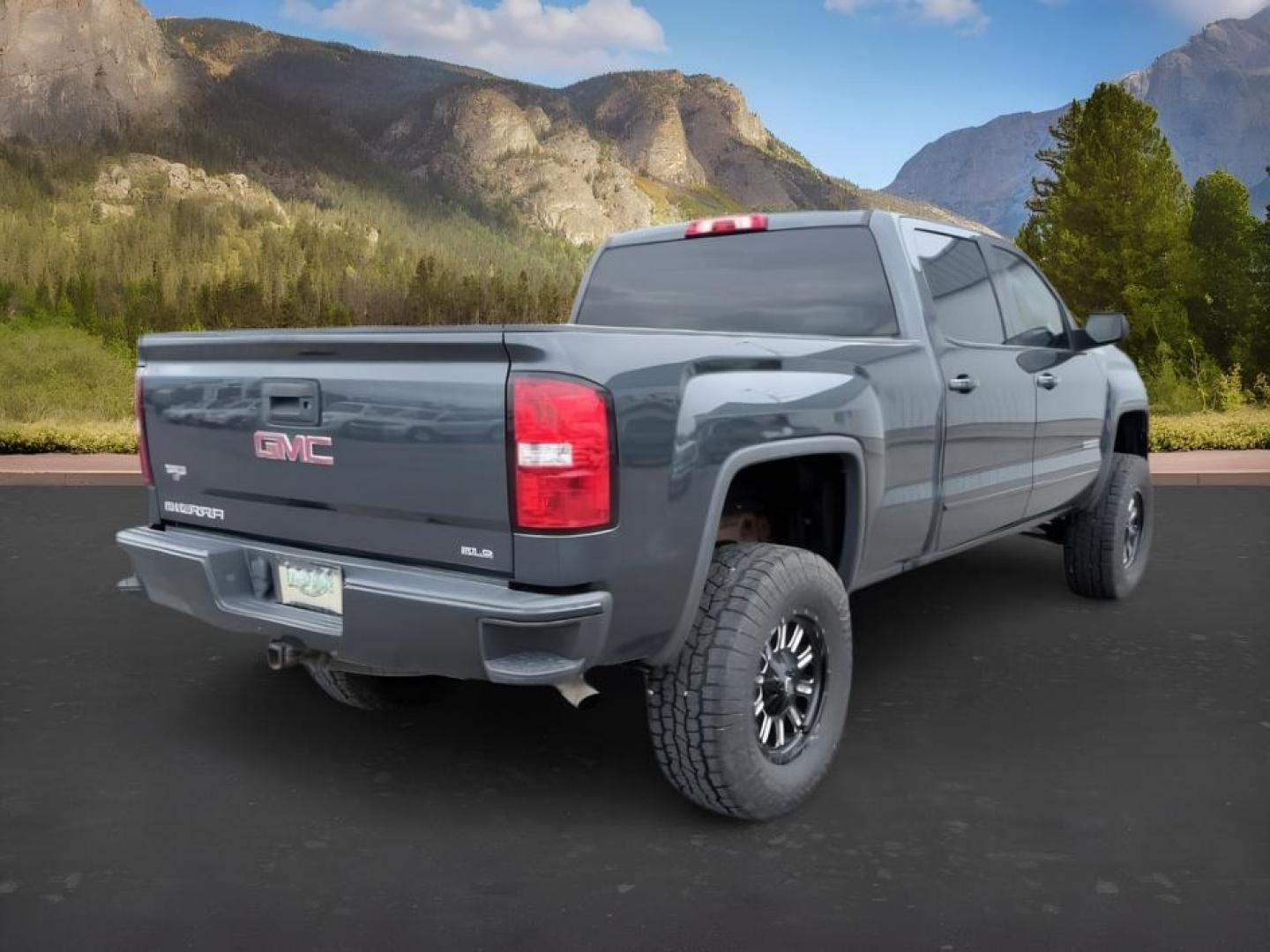 2017 GRAY /Jet Black GMC Sierra 1500 (3GTU2MEC8HG) with an EcoTec3 53L V-8 gasoline direct injection engine, Automatic transmission, located at 1175 N Woodruff Ave, Idaho Falls, ID, 83401, 43.506901, -111.999657- Photo#6