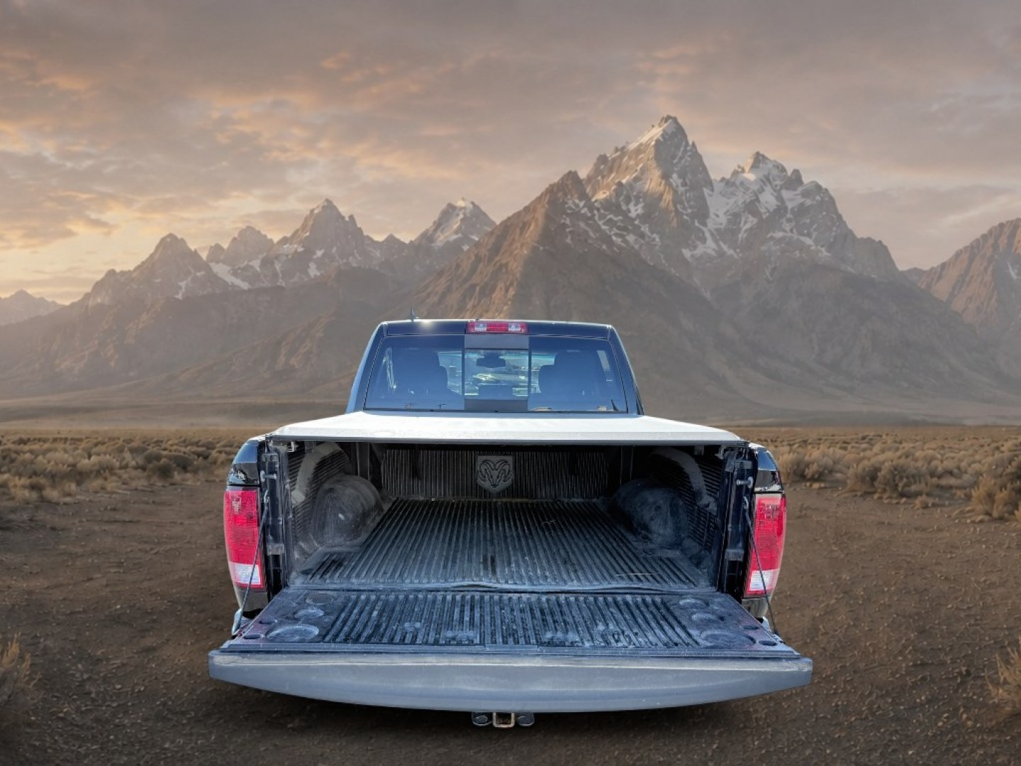 2014 BLACK /Diesel Gray/Black Ram 1500 Outdoorsman (1C6RR7LT9ES) with an V8, 5.7L engine, 8-speed automatic transmission, located at 1175 N Woodruff Ave, Idaho Falls, ID, 83401, 43.506901, -111.999657 - <b>Vehicle Details</b><br>This 2014 Ram 1500 Outdoorsman is a capable full-size pickup that blends rugged strength with everyday comfort. Equipped with 4WD and a powerful V8 5.7L gasoline engine, this truck is built to handle demanding work, weekend adventures, and Idaho's changing road conditions w- Photo#5