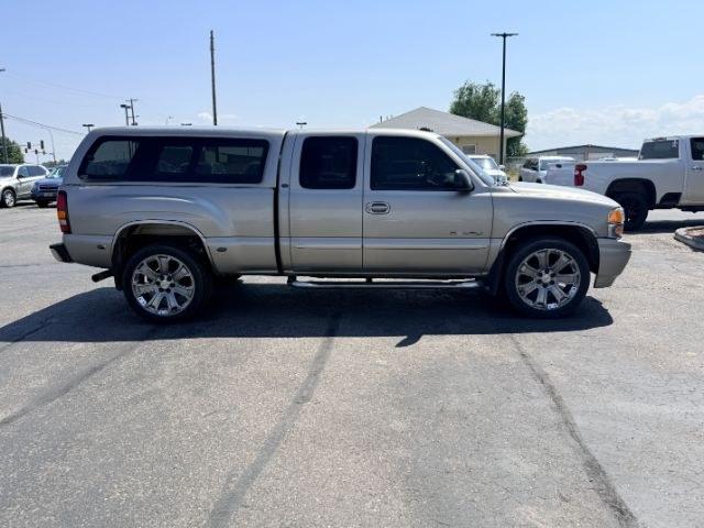 2003 Pewter Metallic /Stone Gray GMC Sierra 1500 (2GTFK69U031) with an Vortec 6L V-8 regular unleaded engine, Automatic transmission, located at 1175 N Woodruff Ave, Idaho Falls, ID, 83401, 43.506901, -111.999657 - At Timberline Auto, finding a great deal on your next vehicle is always easy! Our experienced sales staff goal is to help find you the right vehicle at the right price! Our knowledgeable finance department has options for almost any credit score. We offer extended service contract options to prot- Photo#14
