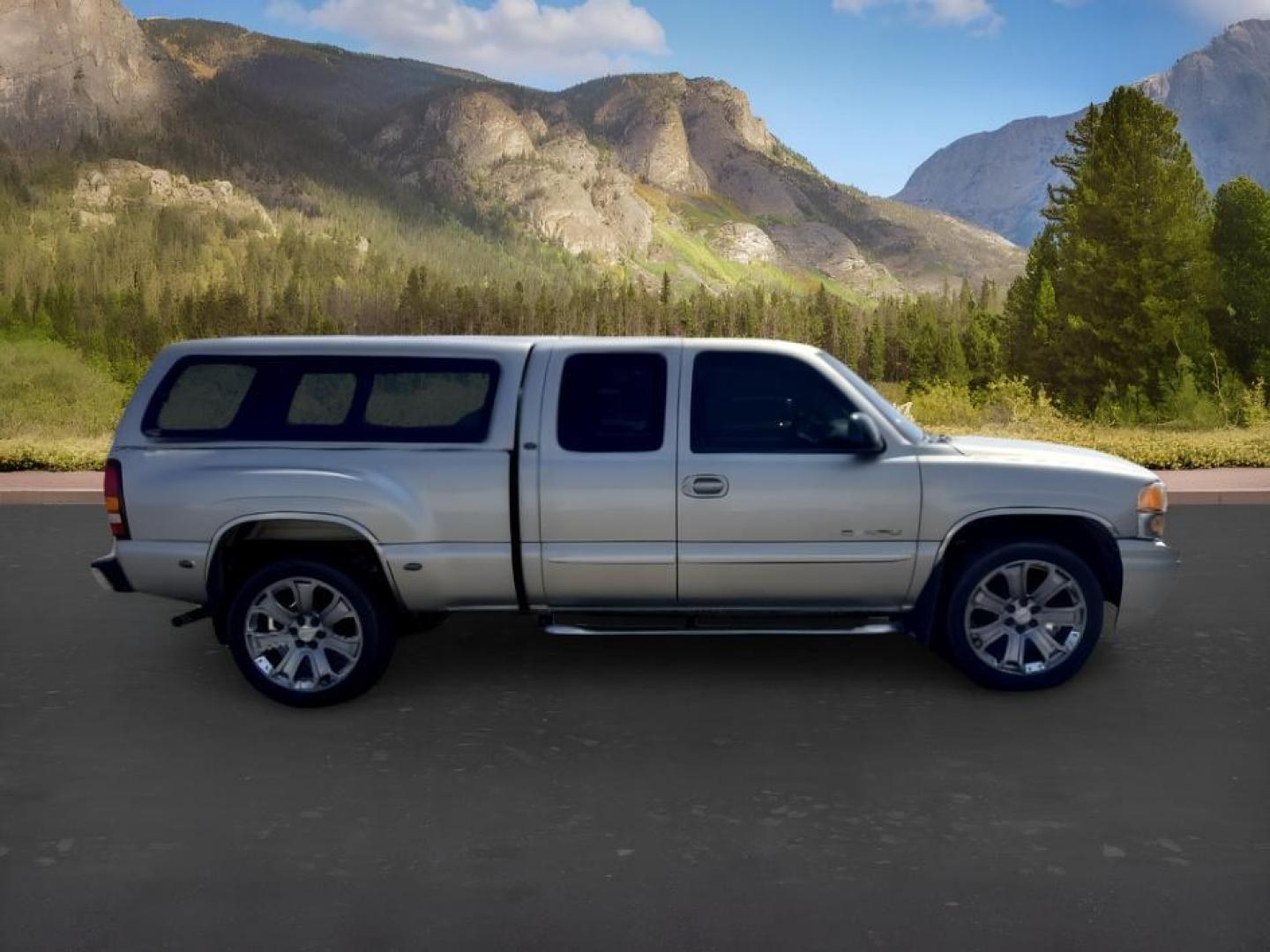 2003 Pewter Metallic /Stone Gray GMC Sierra 1500 (2GTFK69U031) with an Vortec 6L V-8 regular unleaded engine, Automatic transmission, located at 1175 N Woodruff Ave, Idaho Falls, ID, 83401, 43.506901, -111.999657- Photo#5