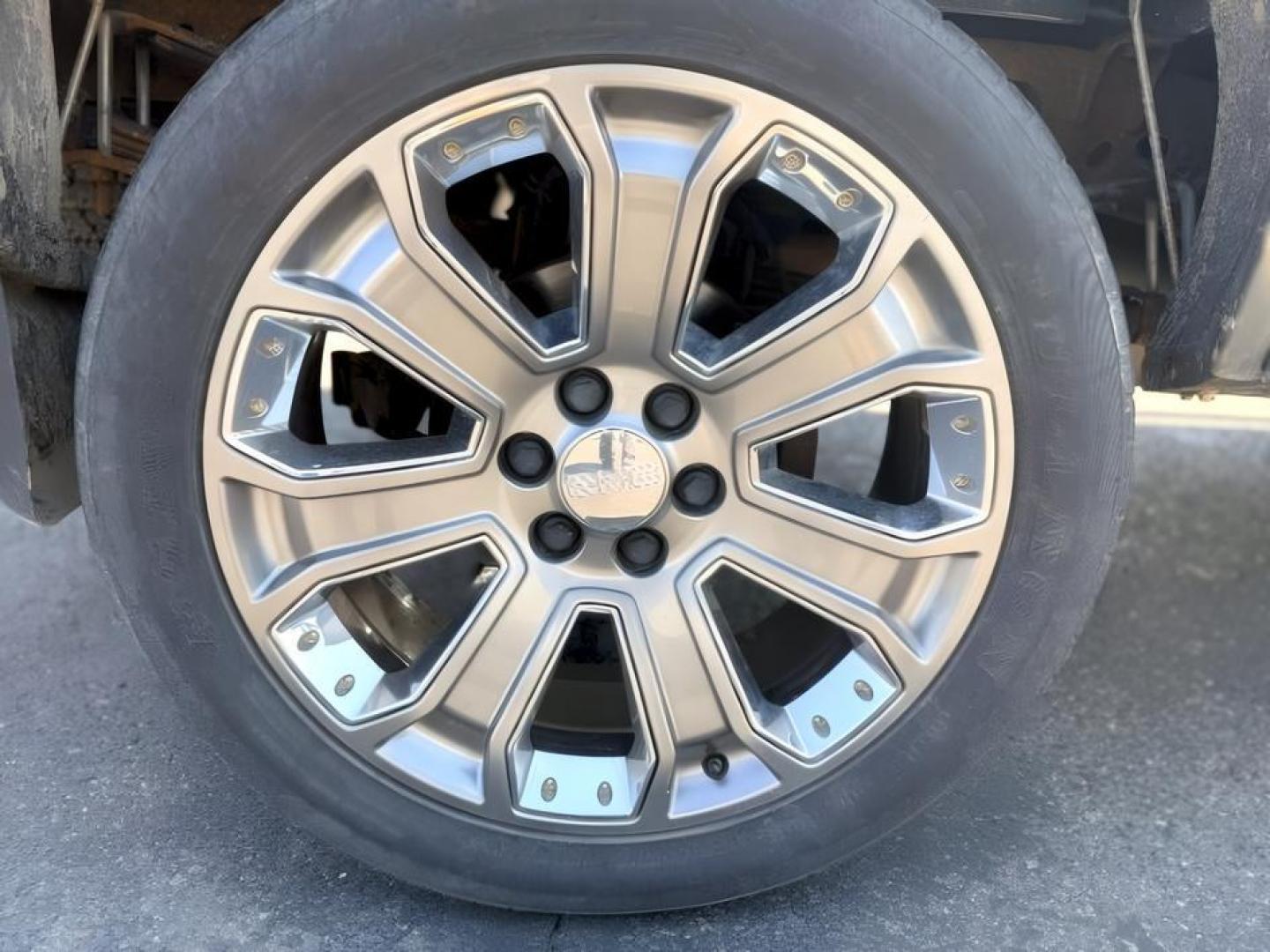2003 Pewter Metallic /Stone Gray GMC Sierra 1500 (2GTFK69U031) with an Vortec 6L V-8 regular unleaded engine, Automatic transmission, located at 1175 N Woodruff Ave, Idaho Falls, ID, 83401, 43.506901, -111.999657- Photo#8
