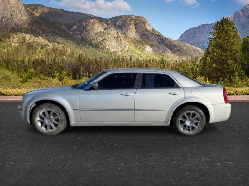 2009 SILVER /Dark Slate Gray Chrysler 300 (2C3KK53V49H) with an 35L V-6 regular unleaded engine, Automatic transmission, located at 1175 N Woodruff Ave, Idaho Falls, ID, 83401, 43.506901, -111.999657 - At Timberline Auto, finding a great deal on your next vehicle is always easy! Our experienced sales staff goal is to help find you the right vehicle at the right price! Our knowledgeable finance department has options for almost any credit score. We offer extended service contract options to prot- Photo#0
