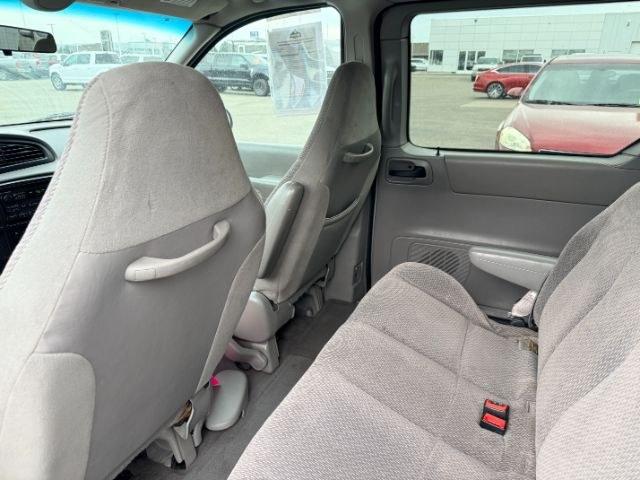 2001 SILVER /Medium Graphite Ford Windstar (2FMZA51451B) with an 38L V-6 regular unleaded engine, Automatic transmission, located at 1175 N Woodruff Ave, Idaho Falls, ID, 83401, 43.506901, -111.999657 - At Timberline Auto, finding a great deal on your next vehicle is always easy! Our experienced sales staff goal is to help find you the right vehicle at the right price! Our knowledgeable finance department has options for almost any credit score. We offer extended service contract options to prot- Photo#47