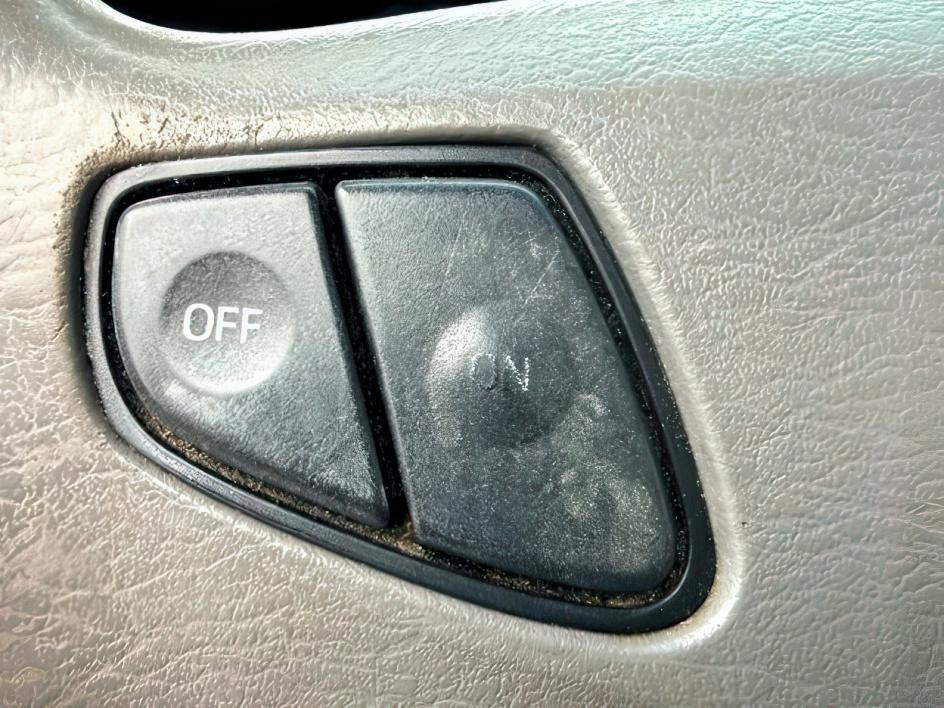 2001 SILVER /Medium Graphite Ford Windstar (2FMZA51451B) with an 38L V-6 regular unleaded engine, Automatic transmission, located at 1175 N Woodruff Ave, Idaho Falls, ID, 83401, 43.506901, -111.999657 - At Timberline Auto, finding a great deal on your next vehicle is always easy! Our experienced sales staff goal is to help find you the right vehicle at the right price! Our knowledgeable finance department has options for almost any credit score. We offer extended service contract options to prot- Photo#19