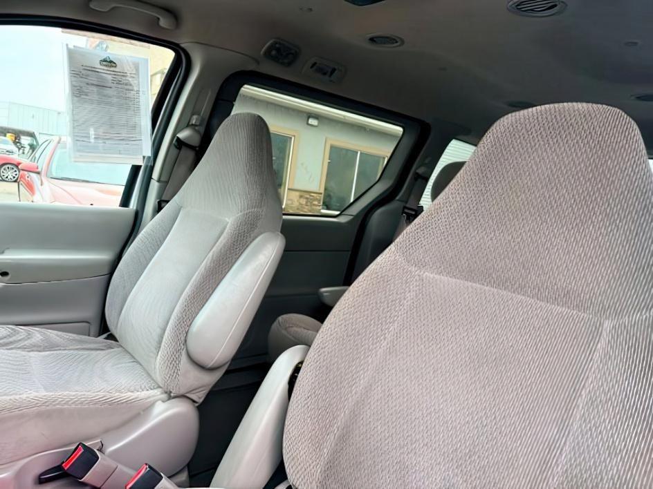 2001 SILVER /Medium Graphite Ford Windstar (2FMZA51451B) with an 38L V-6 regular unleaded engine, Automatic transmission, located at 1175 N Woodruff Ave, Idaho Falls, ID, 83401, 43.506901, -111.999657 - At Timberline Auto, finding a great deal on your next vehicle is always easy! Our experienced sales staff goal is to help find you the right vehicle at the right price! Our knowledgeable finance department has options for almost any credit score. We offer extended service contract options to prot- Photo#20