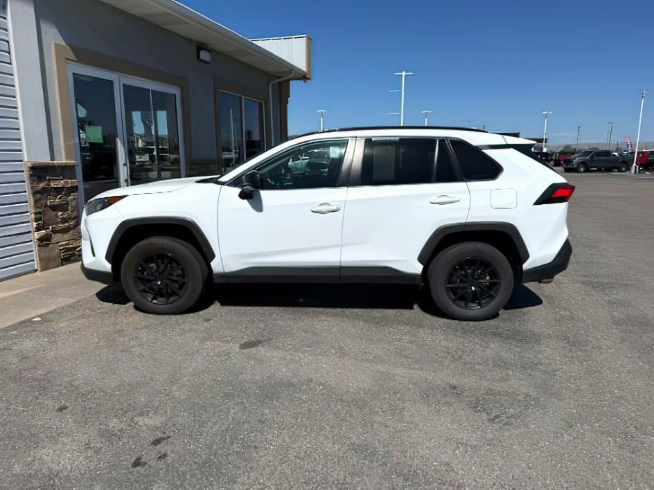 photo of 2021 Toyota RAV4 LE