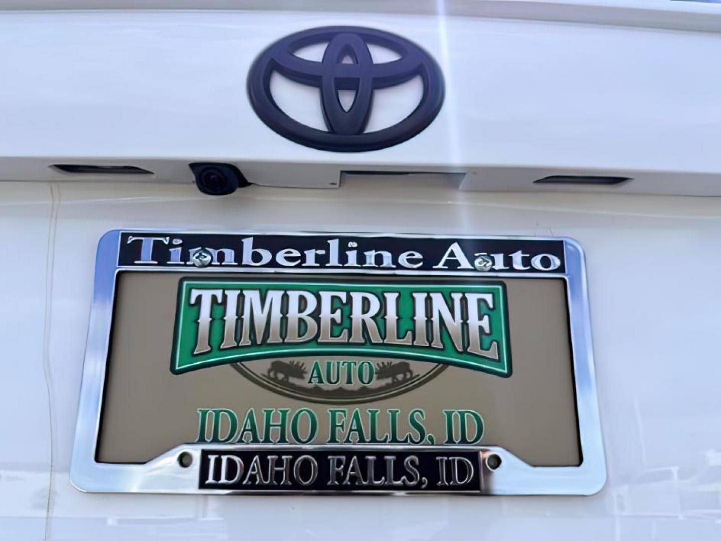 2021 Super White /Black Toyota RAV4 (2T3F1RFVXMW) with an Dynamic Force 25L I-4 portdirect injection engine, Automatic transmission, located at 1175 N Woodruff Ave, Idaho Falls, ID, 83401, 43.506901, -111.999657 - At Timberline Auto, finding a great deal on your next vehicle is always easy! Our experienced sales staff goal is to help find you the right vehicle at the right price! Our knowledgeable finance department has options for almost any credit score. We offer extended service contract options to prot- Photo#4