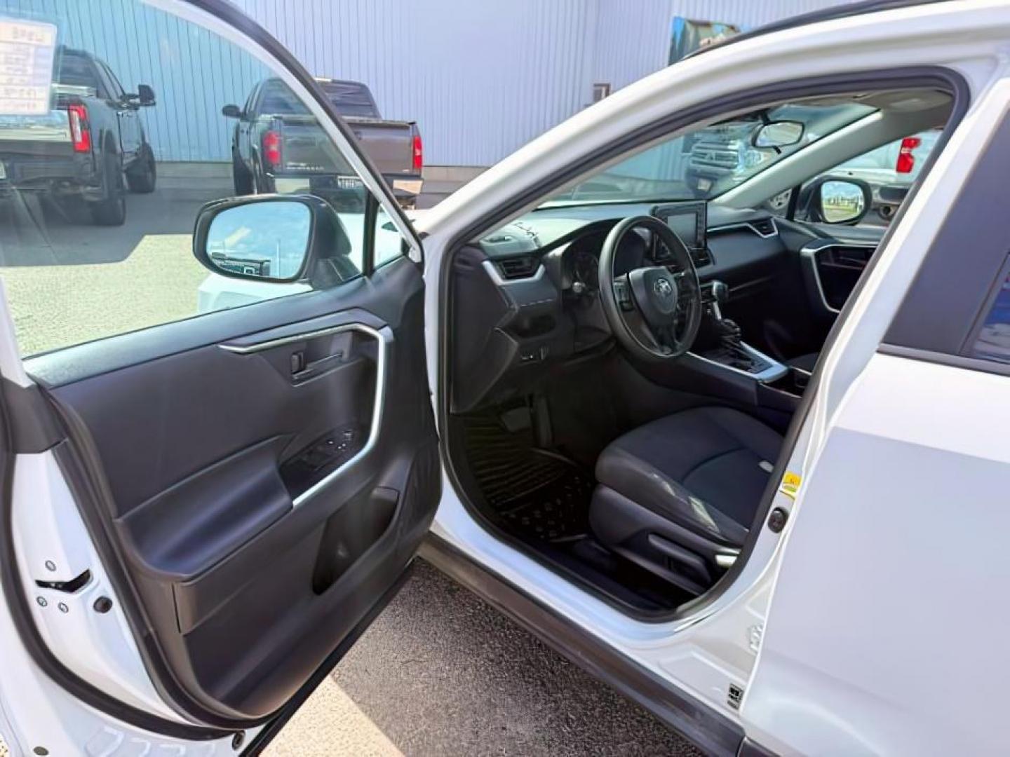 2021 Super White /Black Toyota RAV4 (2T3F1RFVXMW) with an Dynamic Force 25L I-4 portdirect injection engine, Automatic transmission, located at 1175 N Woodruff Ave, Idaho Falls, ID, 83401, 43.506901, -111.999657 - At Timberline Auto, finding a great deal on your next vehicle is always easy! Our experienced sales staff goal is to help find you the right vehicle at the right price! Our knowledgeable finance department has options for almost any credit score. We offer extended service contract options to prot- Photo#13