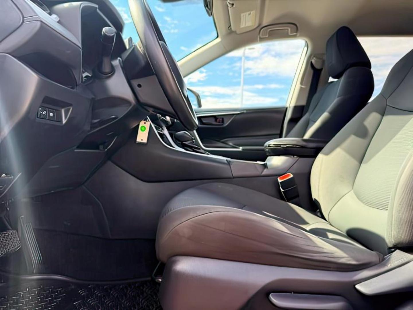 2021 Super White /Black Toyota RAV4 (2T3F1RFVXMW) with an Dynamic Force 25L I-4 portdirect injection engine, Automatic transmission, located at 1175 N Woodruff Ave, Idaho Falls, ID, 83401, 43.506901, -111.999657 - At Timberline Auto, finding a great deal on your next vehicle is always easy! Our experienced sales staff goal is to help find you the right vehicle at the right price! Our knowledgeable finance department has options for almost any credit score. We offer extended service contract options to prot- Photo#14